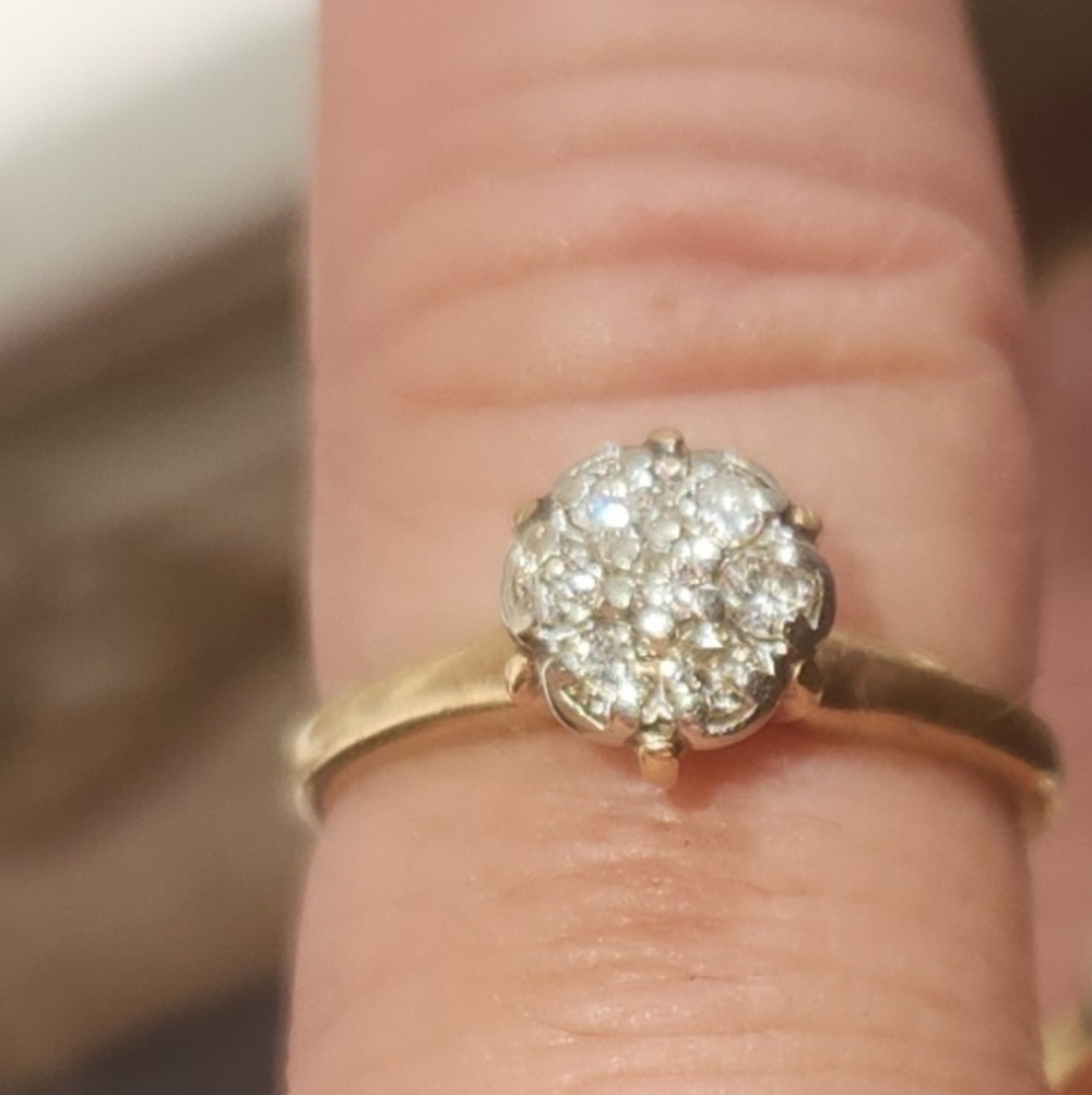 Vintage Solid Gold Diamond Ring - Picture 16 of 16